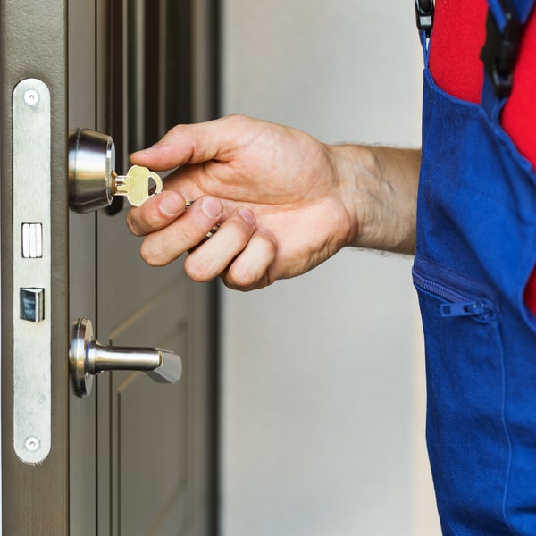 en cerrajería residencial ofrecemos evaluaciones de seguridad para hogares para detectar posibles vulnerabilidades